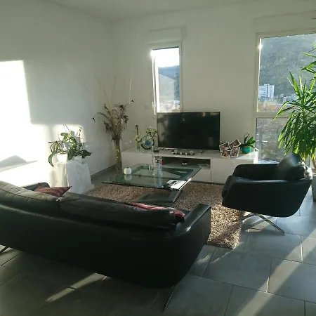 Standing Apartman