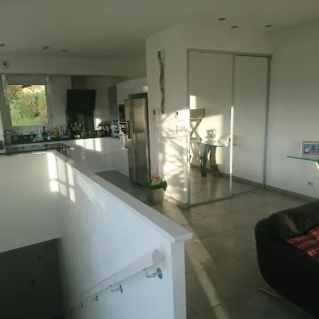 Standing Apartman
