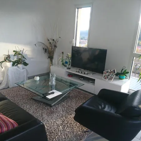 Standing Apartman